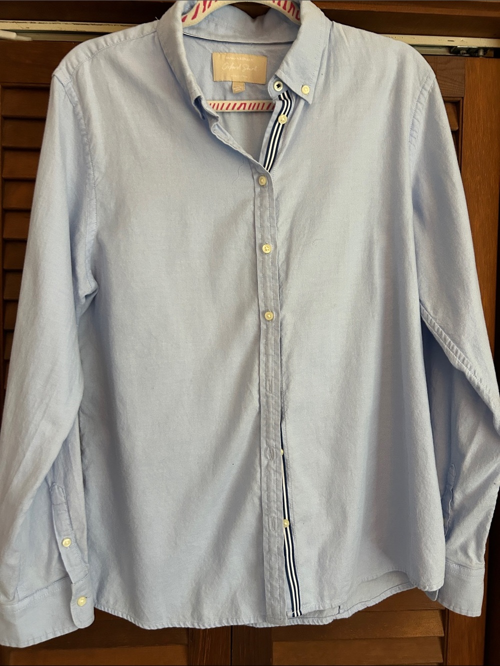Banana Republic Light Blue Men's Button-Down Shirt with Trim
